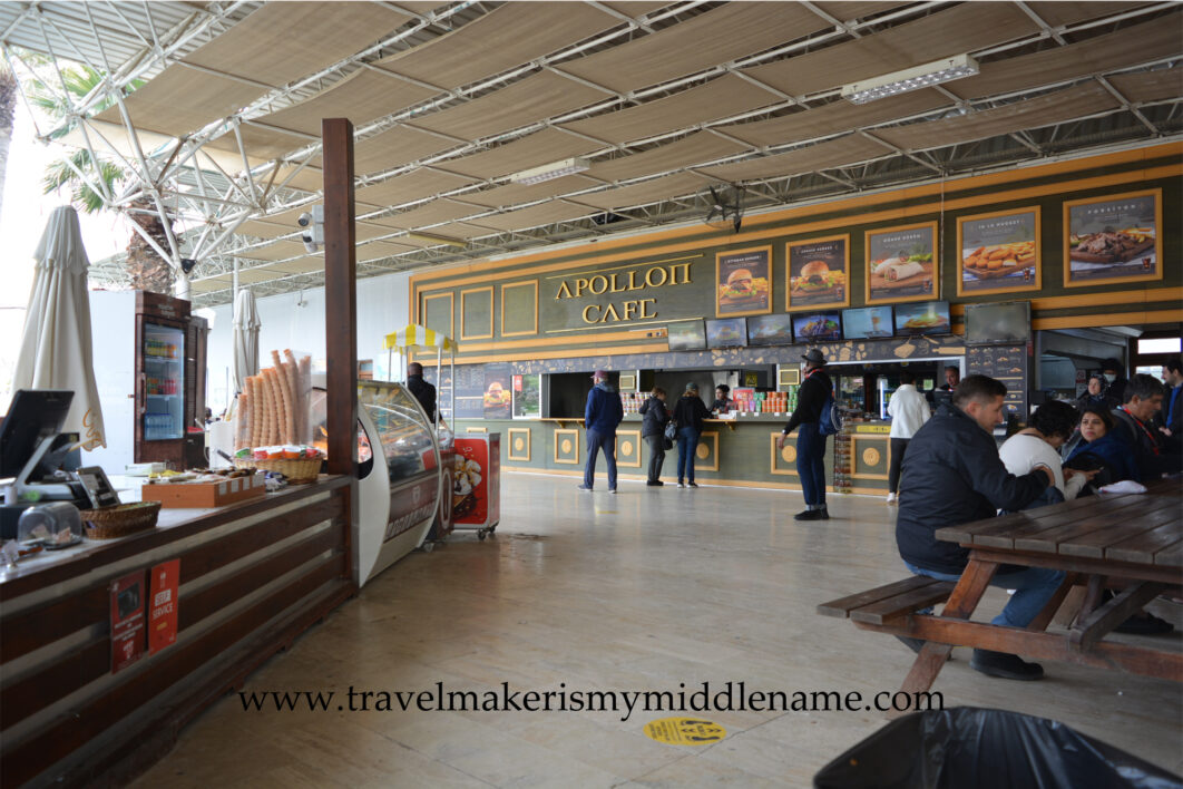 Undercover food kiosk in Pamukkale Antique Pool, also called Cleopatra Pool, in Pamukkale, Türkiye.
